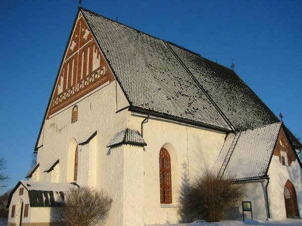 Der Dom von Porvoo aus dem 15. Jahrhundert (vor dem Brand von 2006) @wikipedia – Manu Kerola / Skorpion87