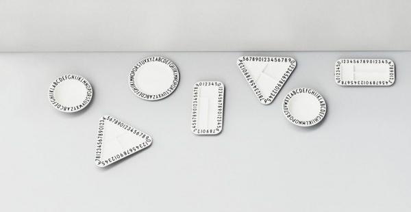 design-letters-aj-melamin-teller-dreieckig-laenge-233-cm