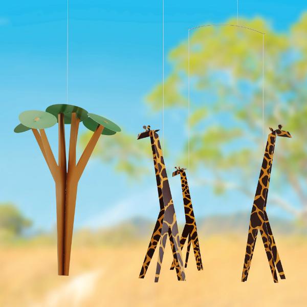 Flensted-Mobiles-Giraffen-in-der-Savanne