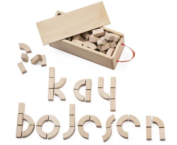 Kay-Bojesen-DK-Alphabetholzbausteine-mit-Kasten-2981