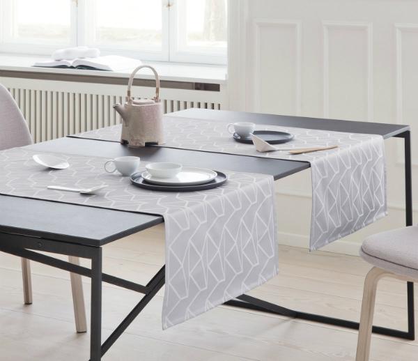 Georg-Jensen-Damask-Arne-Jacobsen-Tischlaeufer-50x165-cm