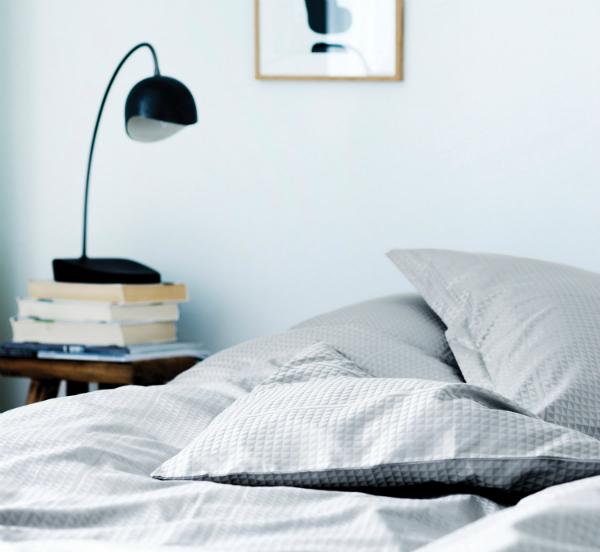 Georg-Jensen-Damask-Facet-Bettdeckenbezug-Satin-quartzgrau