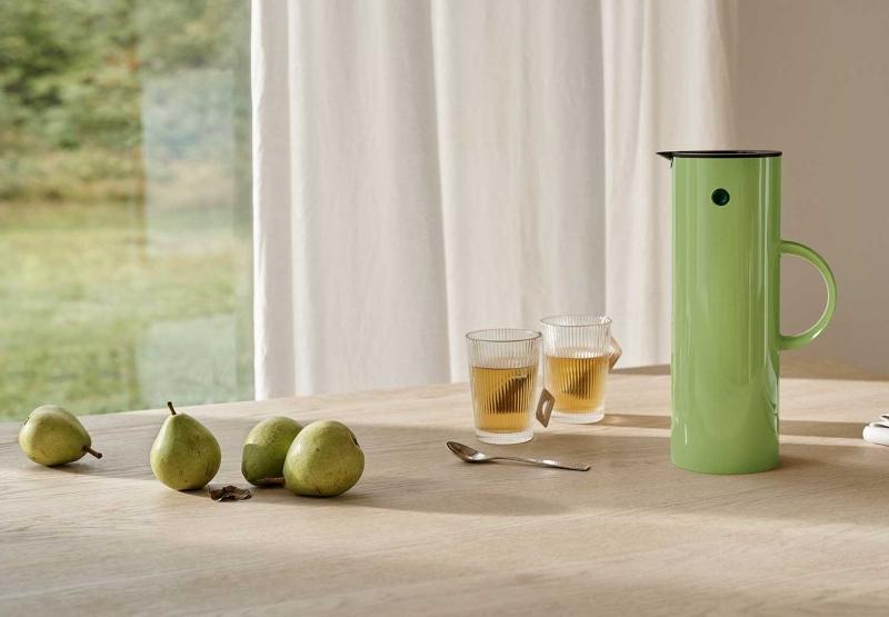 Stelton EM77 ABS Isolierkanne 1 l apfelgruen skandinavische fruehlingsdeko