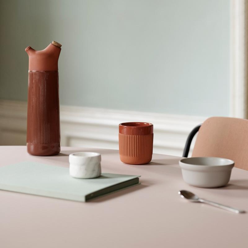 Normann Copenhagen Junto Oelkaraffe Hoehe 17 cm Terrakotta Terracotta