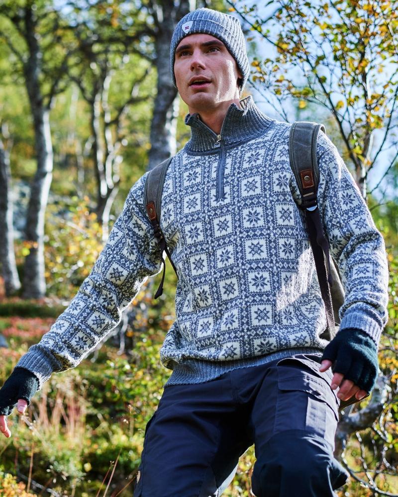 Dale of Norway Herren Pullover mit Kragen Alvoy