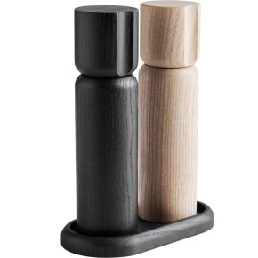 Born in Sweden Figures Salzmühle & Pfeffermühle Höhe 18 cm Ø  5 cm mit Tablett schwarz, natur